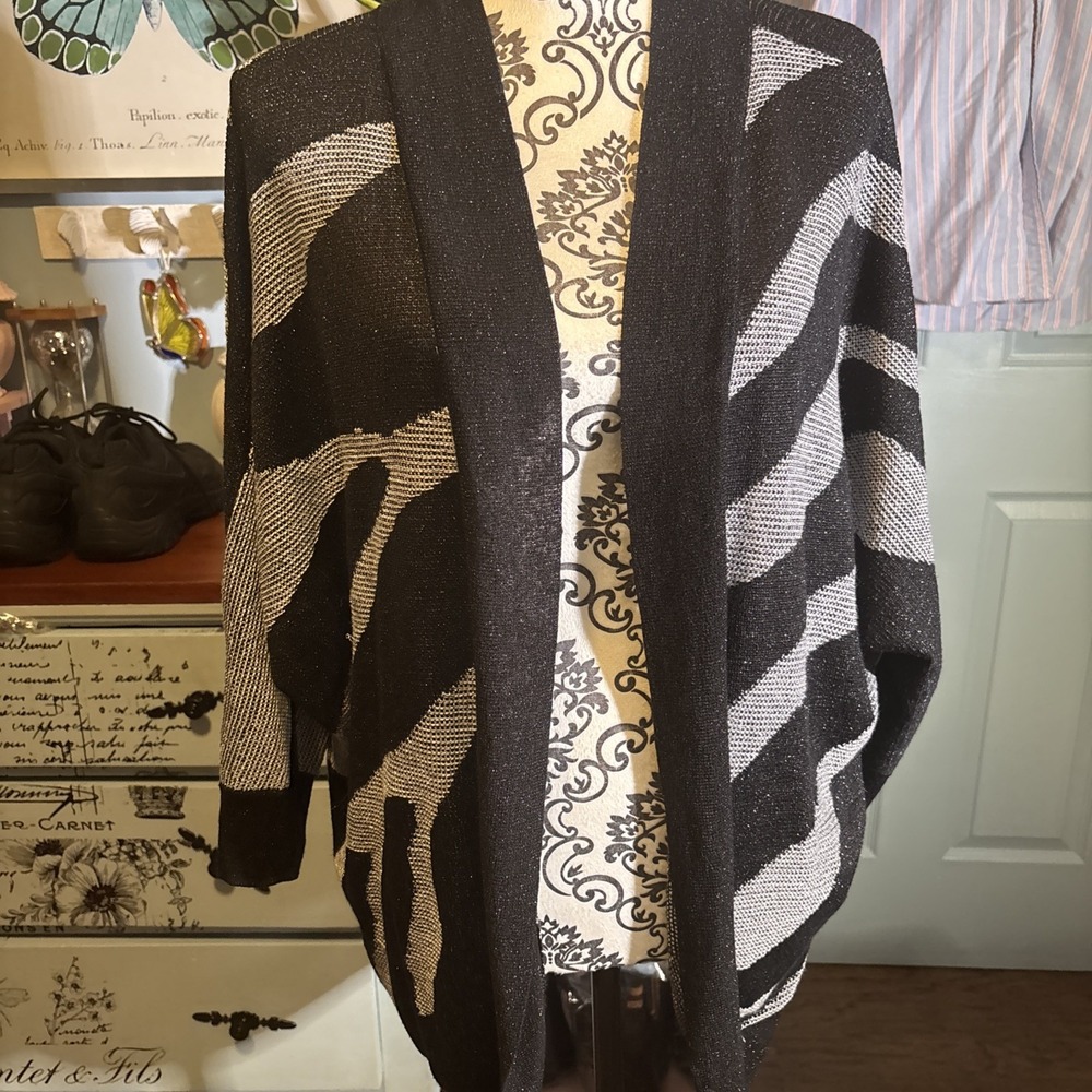 Chicos‎ Sz 1 Open Sweater Zebra Print. Glitter. Dressy